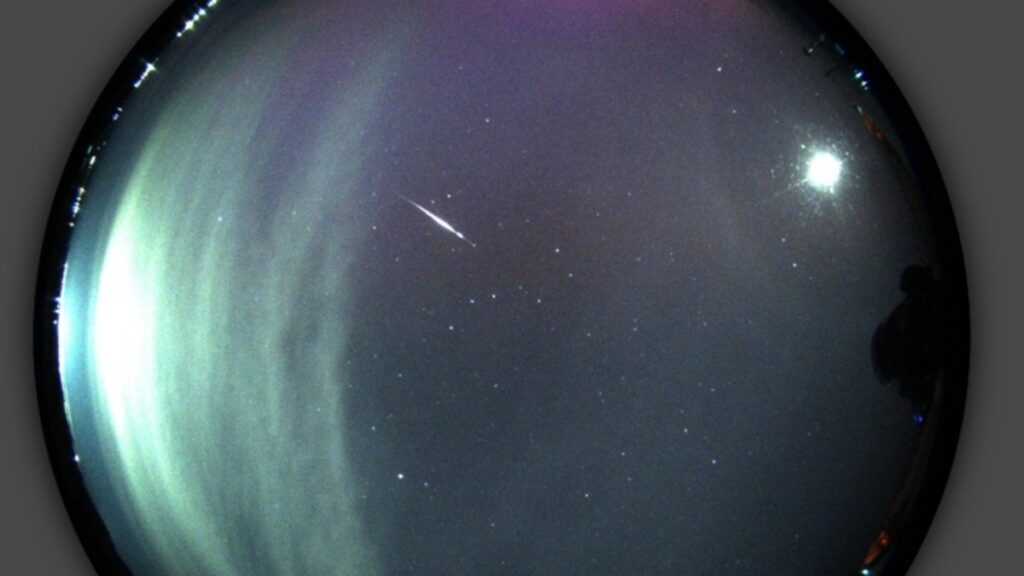 "북유럽까지 갈 필요 없어"… 올해 7월, 한국에서 오로라를 볼 수 있는 곳은? 2 오로라