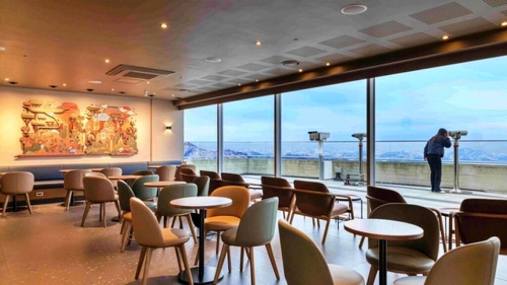 "CNN까지 취재 왔다"… 올해만 벌써 12만 명 다녀갔다는 특별한 수도권 스타벅스 1 스타벅스