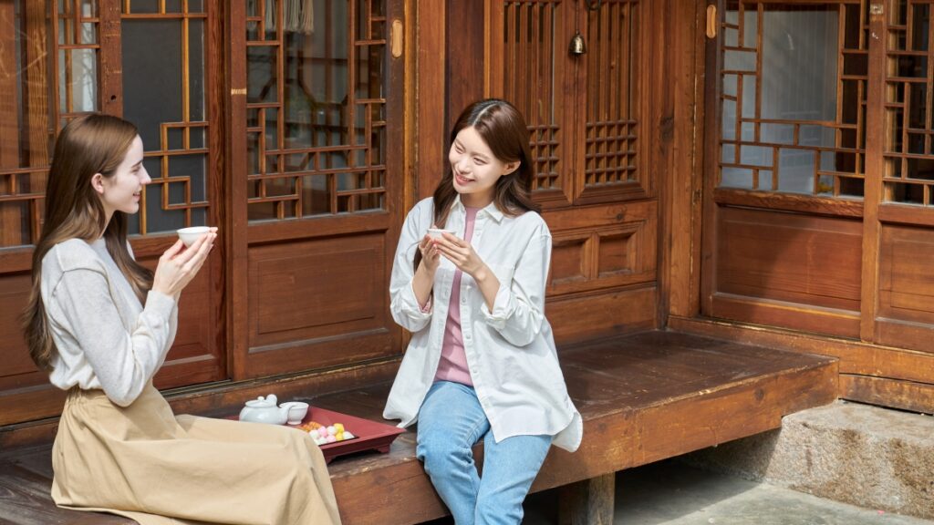 "오징어 게임, K라면 연달아서 잭팟 터뜨리자"… 올해 '역대급' 관광객 '기대' 2 관광