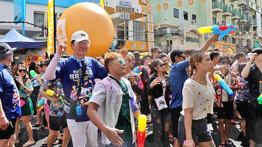 "태국 송끄란 부럽지 않다"… 무더위도 이겨낼 시원한 물 축제 2 물 축제