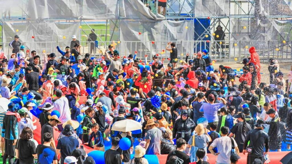 "태국 송끄란 부럽지 않다"… 무더위도 이겨낼 시원한 물 축제 3 물 축제