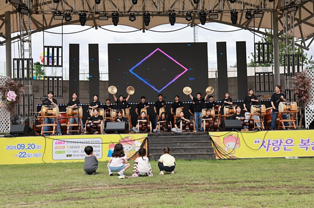 “전국노래자랑 촬영 온다”... 김용임·장민호·윤태화 나오는 이천 복숭아축제 5 복숭아축제