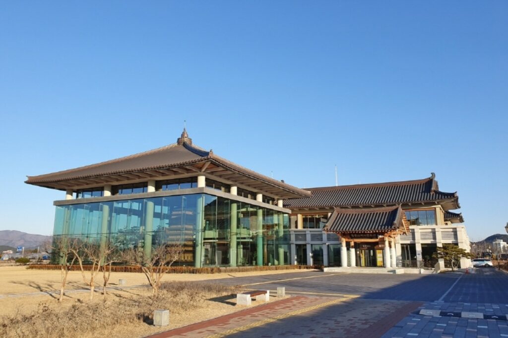 "꽃과 유적이 이렇게 어울린다고?"… 지금 '황룡사지'가 답이다 7 황룡사지