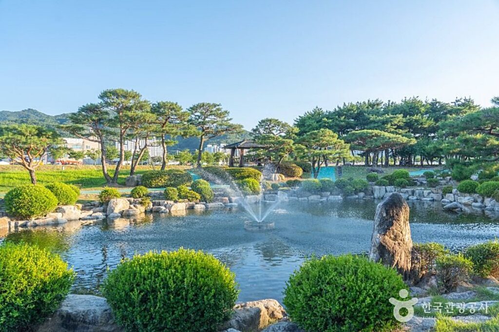"도심 속 이런 곳이?"… 은빛 팜파스 지나 '핑크뮬리' 기다리는 강변공원 2 핑크뮬리
