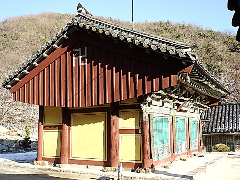 “곧 보물 된다?”… 안성 청원사 대웅전, 국가유산청이 인정한 역사, 고요한 산사 풍경 4 안성