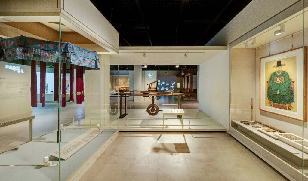 "괜히 인기 아니다"... 외국인 필수 코스로 등극한 '종로 국립민속박물관' 겨울 실내여행지 2 국립민속박물관