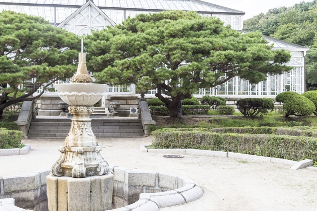 "밖은 영하인데 안은 봄이다"… '창경궁 대온실' 겨울철 서울 실내 여행지 추천 4 창경궁 대온실