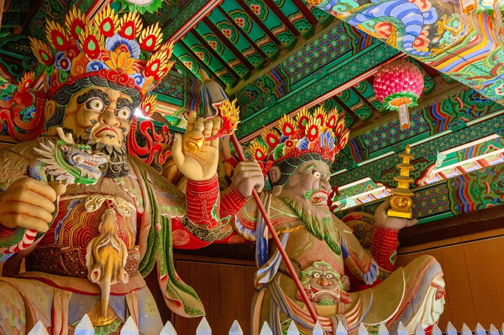 "국보가 이렇게 가까웠다"… '예산 수덕사 대웅전' 요즘 시니어들이 찾는 힐링 명소 5 수덕사